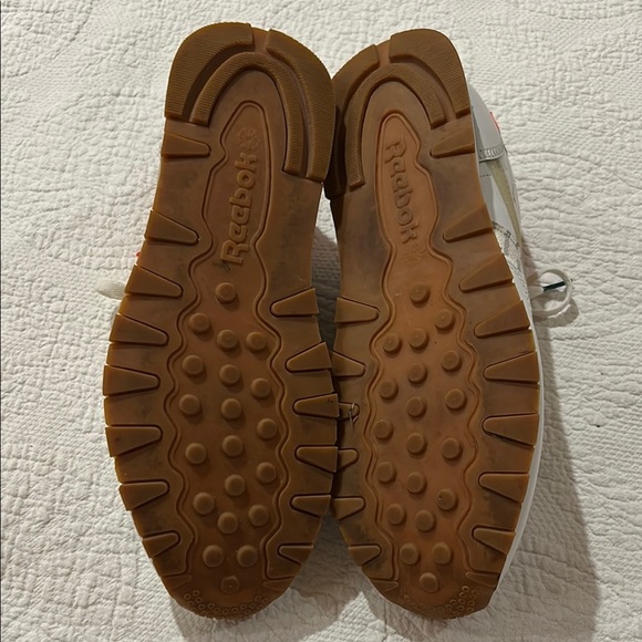 Reebok White and Red Retro 1983 Sneakers. Men’s size 12 - Picture 12 of 12